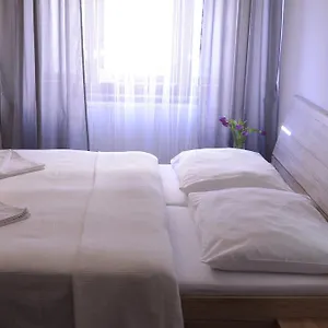 Esprit 3*, Praha Česká republika